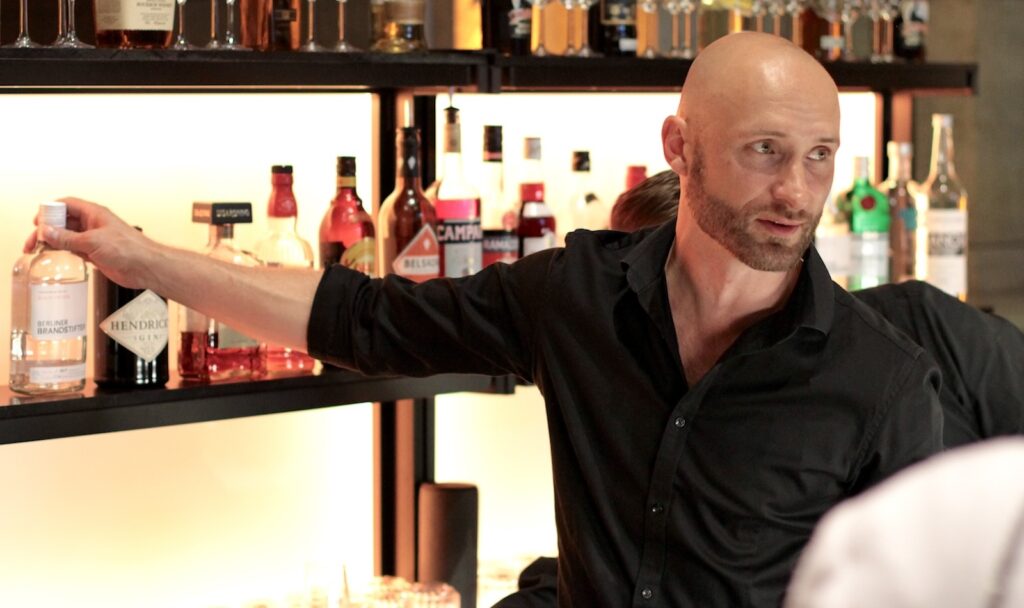 Thomas, Barkeeper